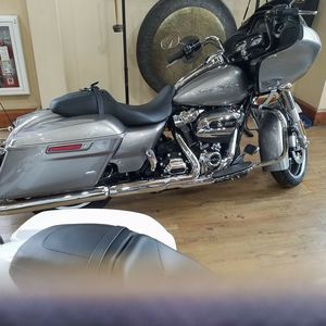 Meet your Posher, Phillip